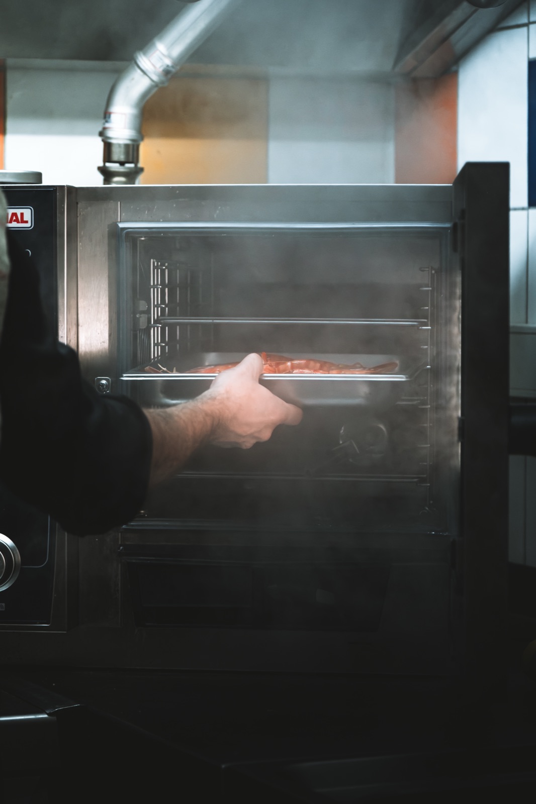 Coulisses de la cuisine, préparation du service, La Cuisine au Beurre à Tournai