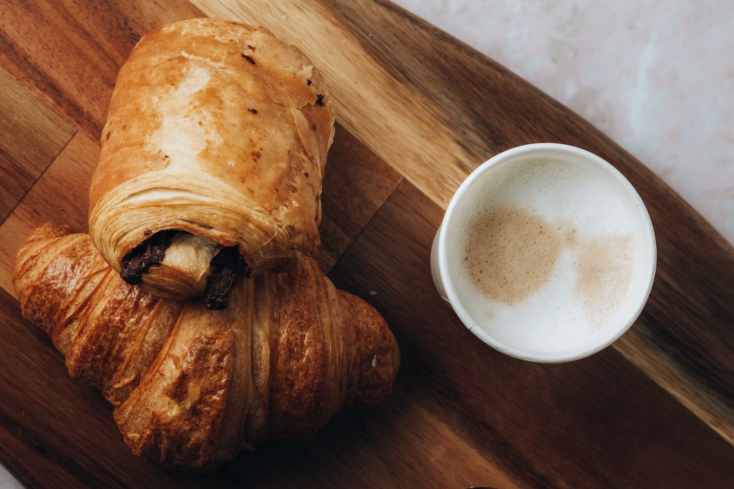 Viennoiserie et plats de la sandwicherie Le Repère à Froyennes, photographiés par RETRATŌ